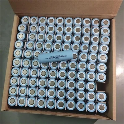 We sturen 6000 stuks 18650 3.6V 3200mAh oplaadbare Li-ionbatterijen naar Fran...