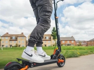 Hoe repareer je een scooteraccu die niet wil opladen?
